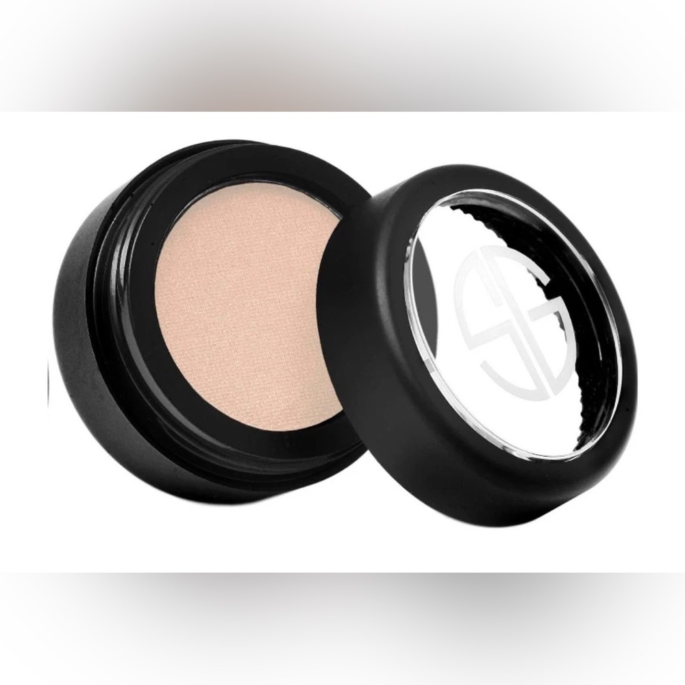 New! Studio Gear Cosmetics Naive Pink eyeshadow